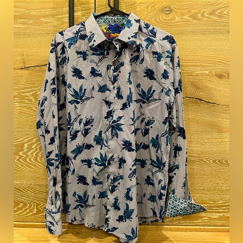 Robert Graham shirt - like new!  Only worn 2 times.